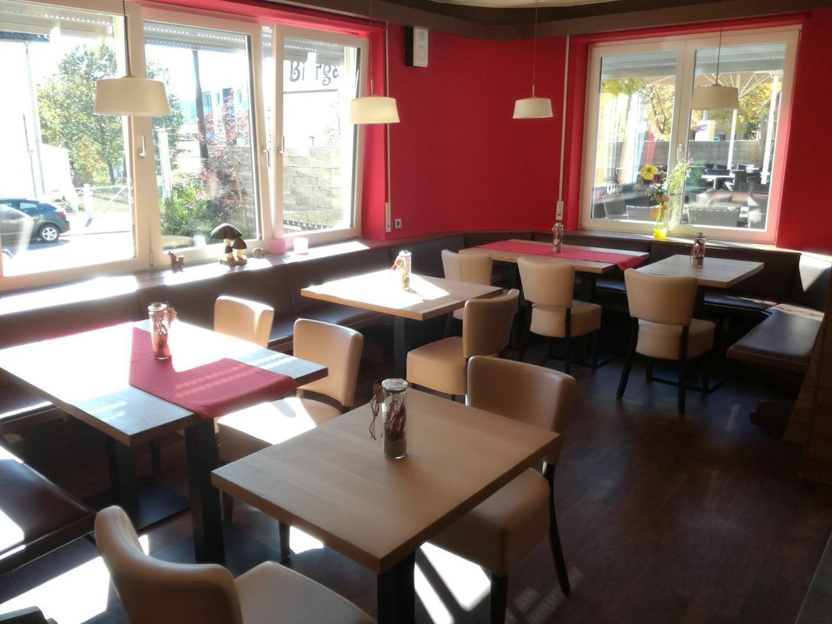 Hotel Gaststaette Peperoni à Biberach an der Riß Extérieur photo