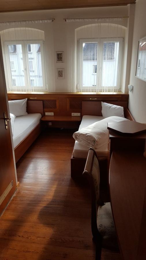 Hotel Gaststaette Peperoni à Biberach an der Riß Extérieur photo