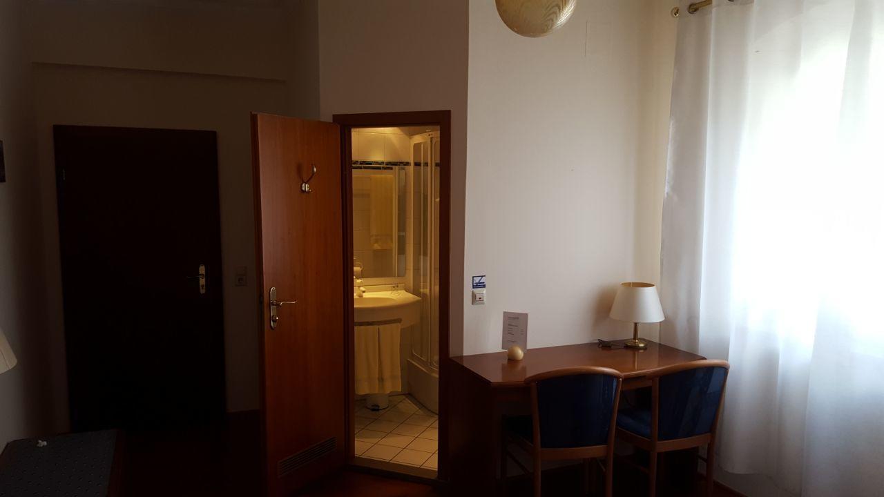 Hotel Gaststaette Peperoni à Biberach an der Riß Extérieur photo